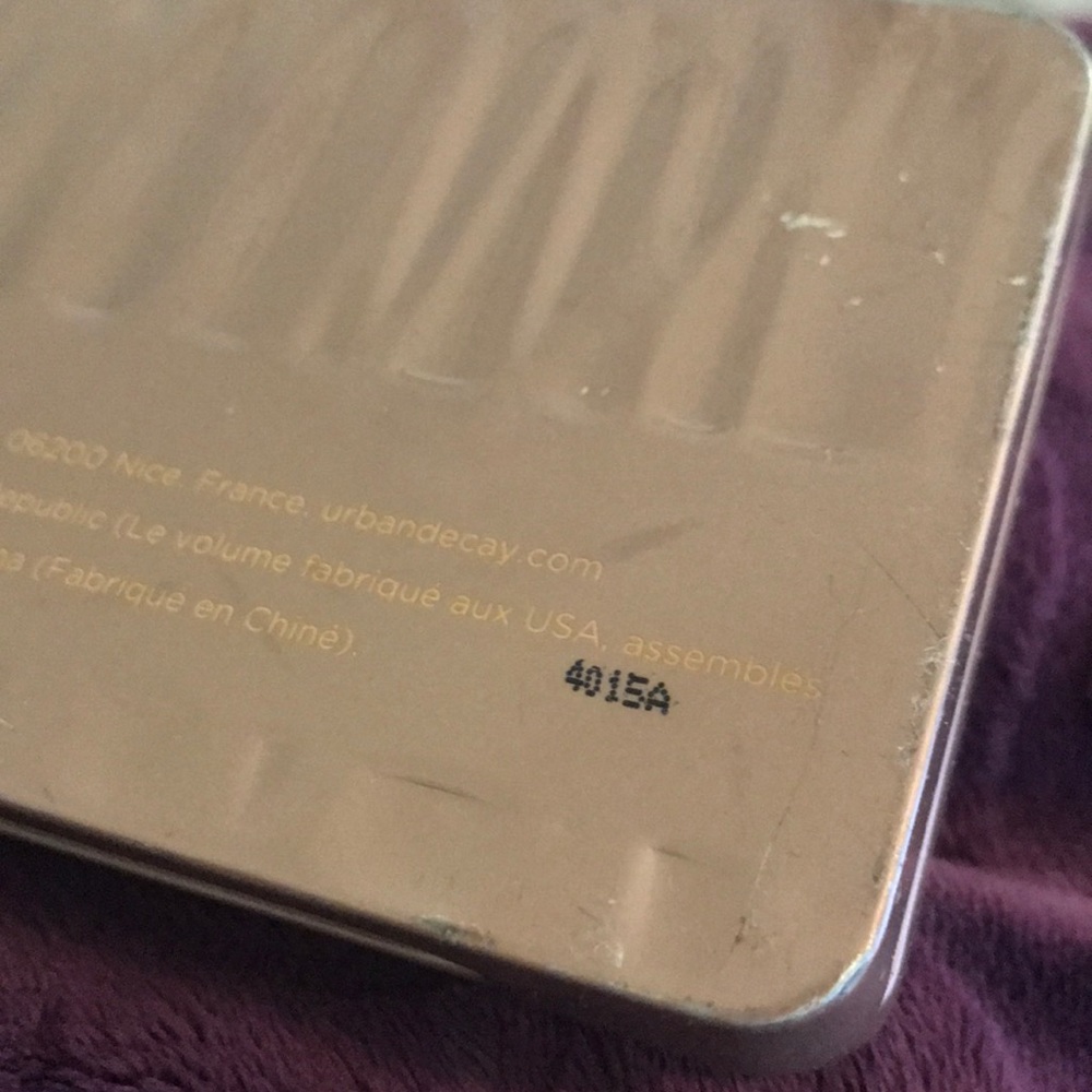 Naked 3 Eyeshadow Palette - Picture 5 of 5